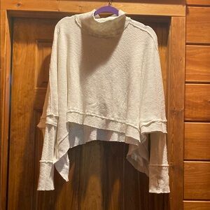 Chic Cream Turtleneck Sweater Beautiful & super Comfortable tons of compliments